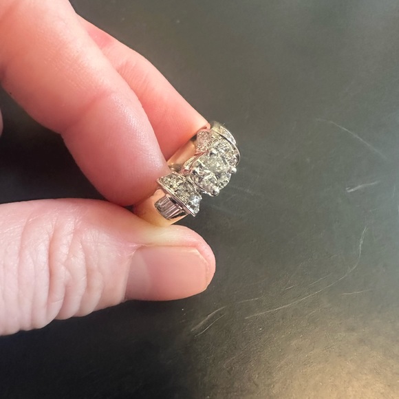 18KT Yellow Gold Diamond Engagement Ring - Picture 11 of 11